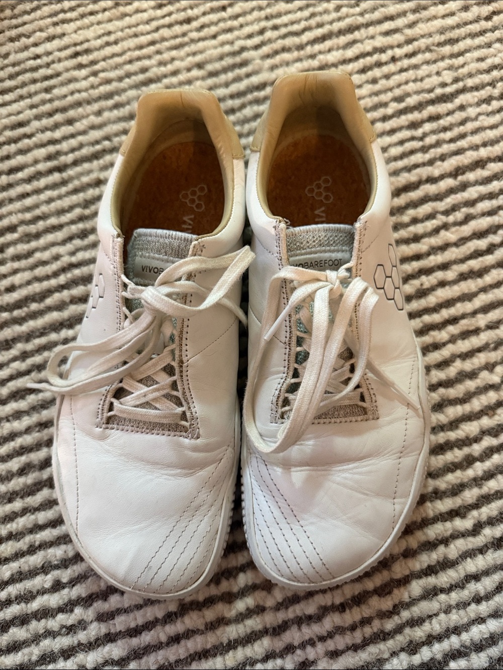 Vivo Barefoot Women’s White Minimalist Lace-Up Sneaker size 9